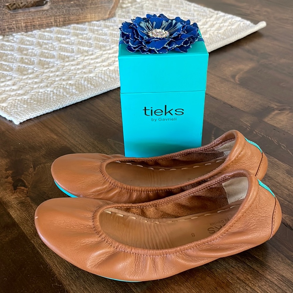 Excellent condition Chestnut Tieks size 8